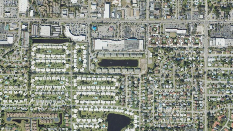 Aerial view of Hidden Lake, Bradenton, Florida