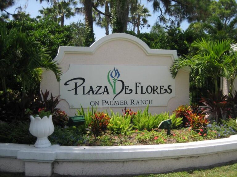 Entrance monument sign at Plaza de Flores on Palmer Ranch, Sarasota, Florida