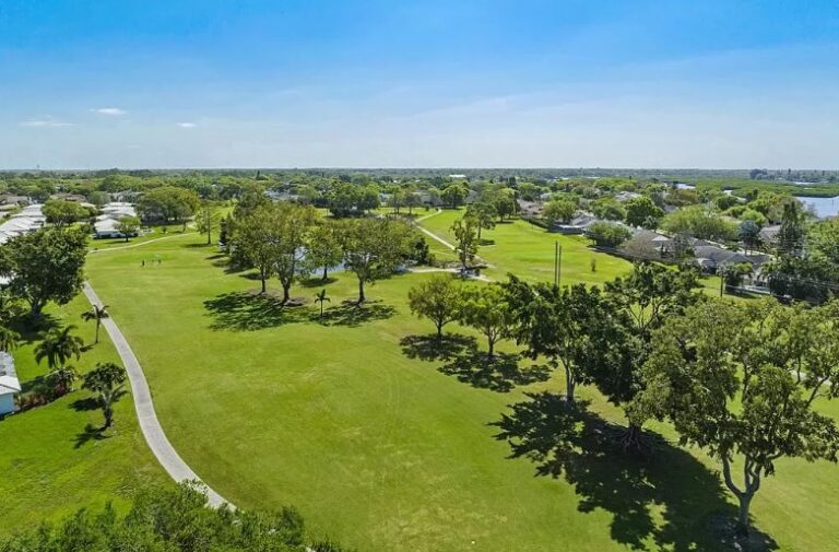 Executive golf course and homes at River Isles, Bradenton, Florida