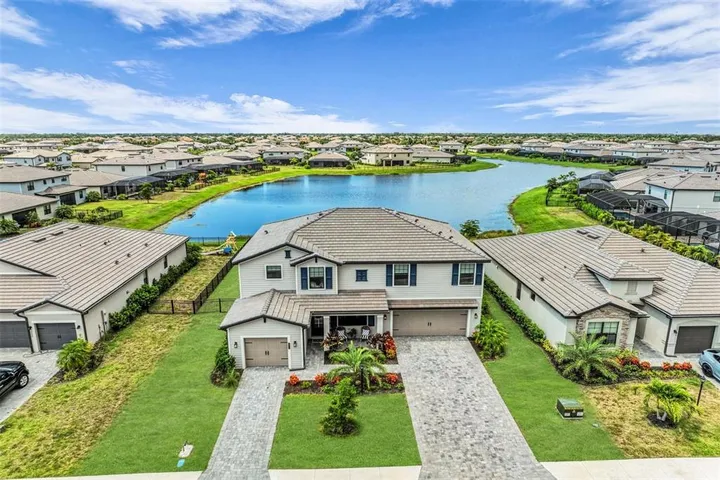 15016 Sea Salt Way, Lakewood Ranch, FL: sold by Janelle Mertins