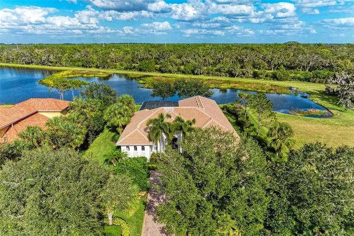 3314 Founders Club Drive, Sarasota, FL: sold by Janelle Mertins