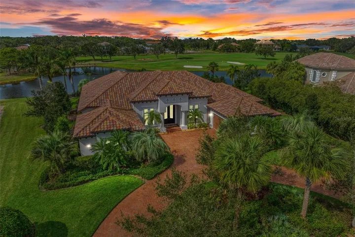 3755 Founders Club Drive, Sarasota, FL: sold by Janelle Mertins