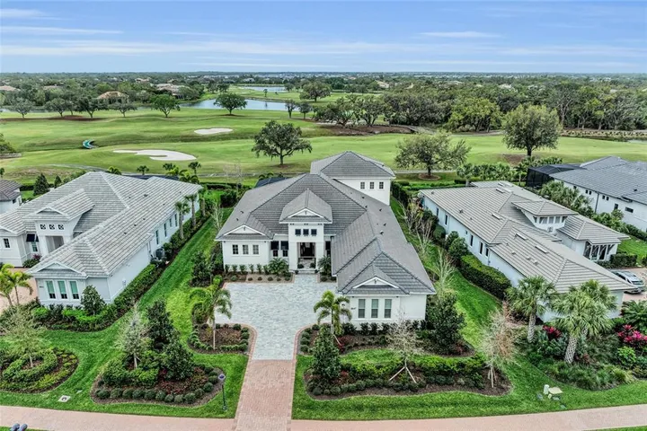8847 Colonels Court, Sarasota, FL: sold by Janelle Mertins