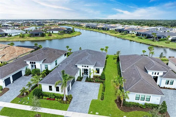 9048 Bernini Place, Sarasota, FL: sold by Janelle Mertins