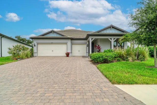 Photos at 16341 Hidden Oak Loop