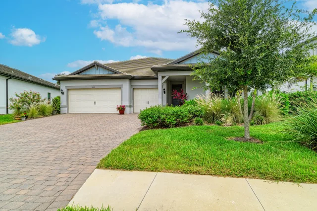 Photos at 16341 Hidden Oak Loop