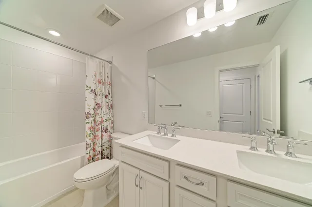 Photos at 16341 Hidden Oak Loop