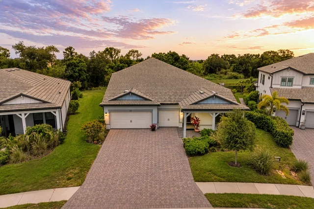 Photos at 16341 Hidden Oak Loop